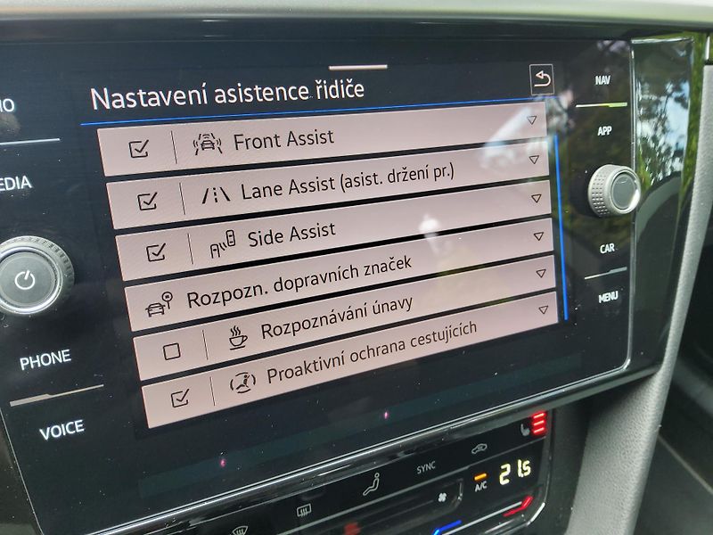 Volkswagen Arteon (2023) 2.0TDI DSG 1maj ČR Elegance - fotka 18 z 23