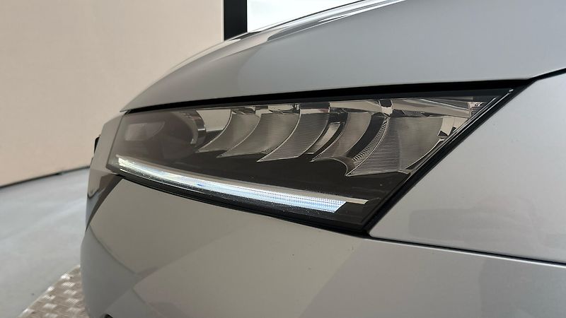 Škoda Octavia 2.0 TDI DSG Ambition - fotka 18 z 26