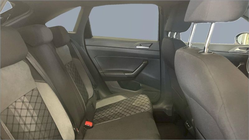 Volkswagen Taigo (2022) R-Line 1.5 TSI 110kW DSG - fotka 13 z 27