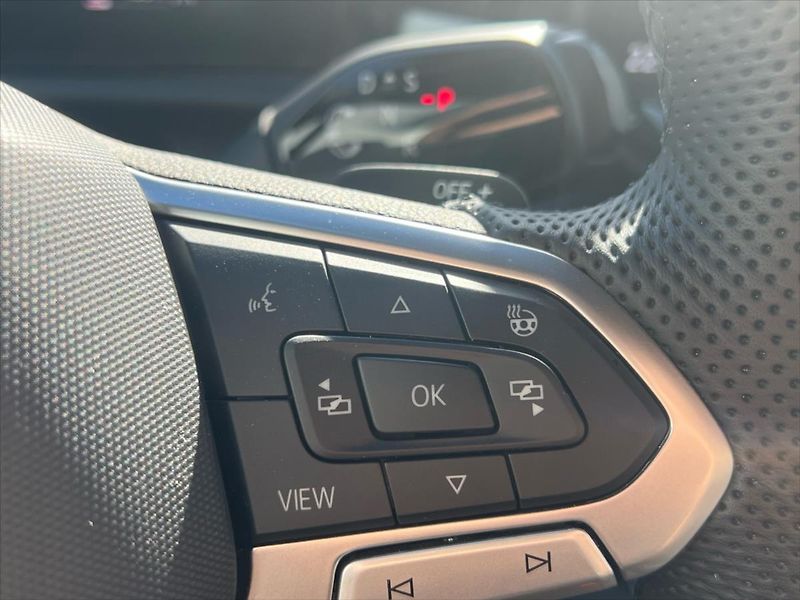 Volkswagen T-Roc 1,5 eTSi110kW 7DSG R-line - fotka 32 z 33