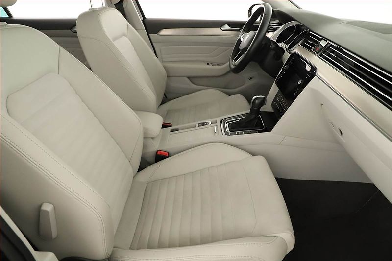 Volkswagen Passat (2022) 2.0 TDI - fotka 7 z 20