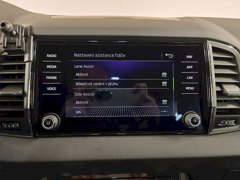 Škoda Karoq (2019) 1.5 TSI 110 kW DSG Style PLUS - fotka 12 z 33