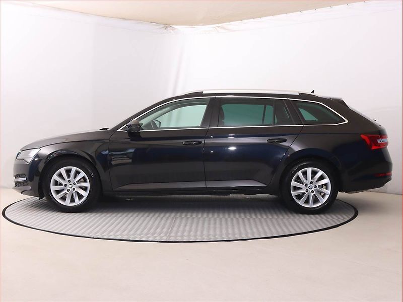 Škoda Superb (2023) Style 1.5 TSI - fotka 3 z 24