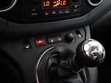 Peugeot Partner (2017) Allure 1.6 BlueHDi, 5Míst, ČR - náhled 12