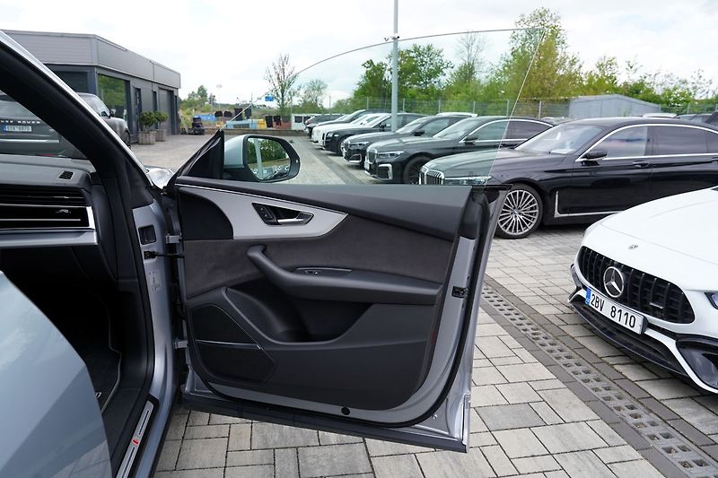 Audi Q8 55 TFSI Q/21kola/S-line/B&O - fotka 19 z 44