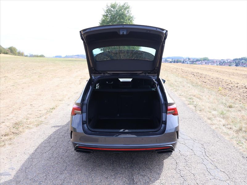Škoda Octavia 2,0 TSI DSG RS DPH 1.maj CZ - fotka 9 z 31