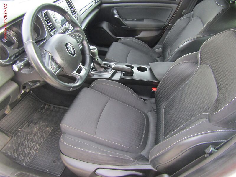 Renault Mégane (2019) 1.3 i, ČR, AC, temp - fotka 9 z 15