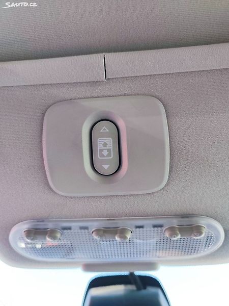 Nissan Qashqai (2012) - fotka 25 z 25