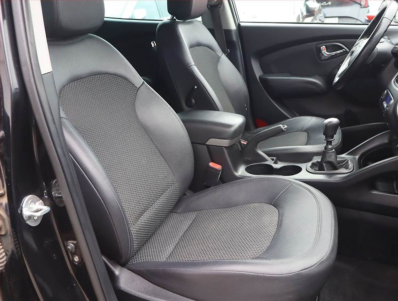 Hyundai ix35 (2011) 1.7 CRDi, Tempomat - fotka 9 z 16