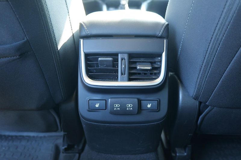 Subaru Outback 2.5i 4WD Active Vedený servis - fotka 13 z 27