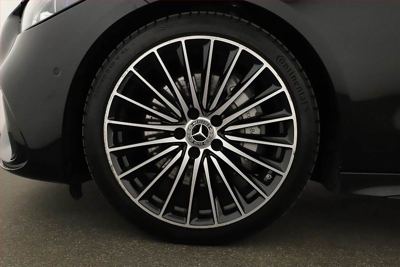Mercedes-Benz Třídy C (2023) C 300 4MATIC - fotka 12 z 27