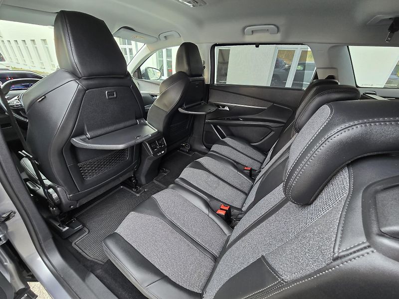 Peugeot 5008 1,5 HDI ALLURE 7-MÍST NAVI DPH - fotka 37 z 46