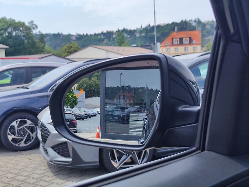 Hyundai Tucson 2.0 CRDI/100kW Style 4x4 - fotka 17 z 36
