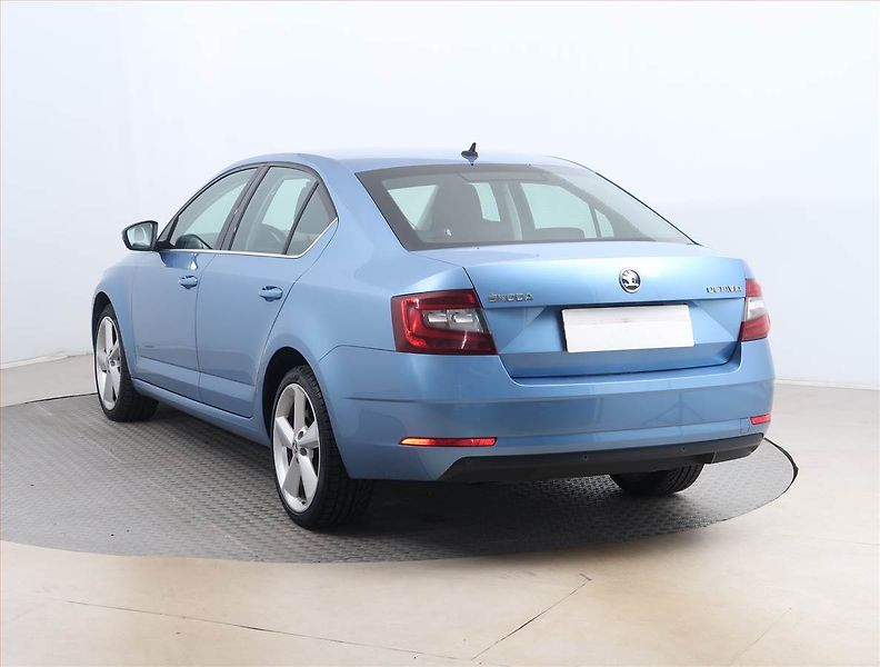 Škoda Octavia (2017) Style 1.6 TDI, Navi, Tempomat - fotka 4 z 15