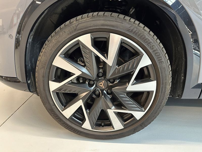 Cupra Formentor (2026) 1.5 eTSI 150k DSG *PANO*TAŽNÉ* - fotka 28 z 28