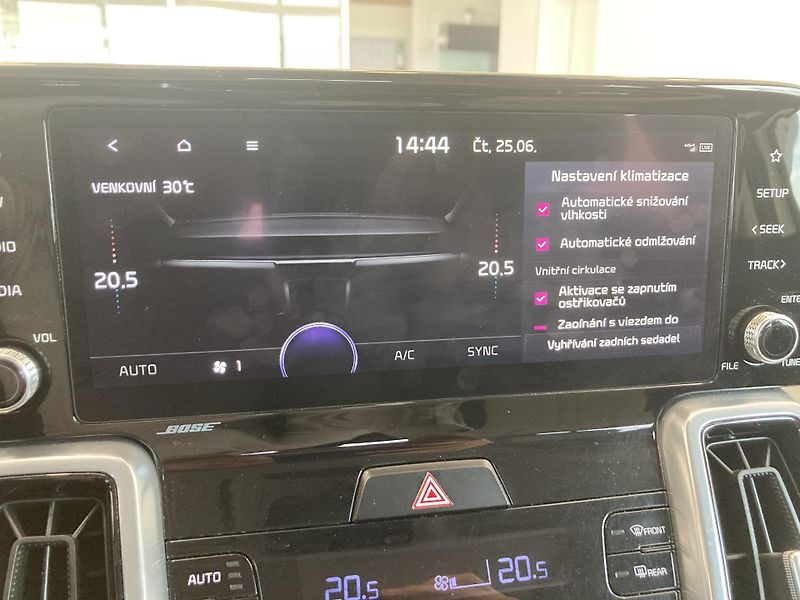 Kia Sorento HEV G 1.6 T-GDI GAMM - fotka 44 z 45