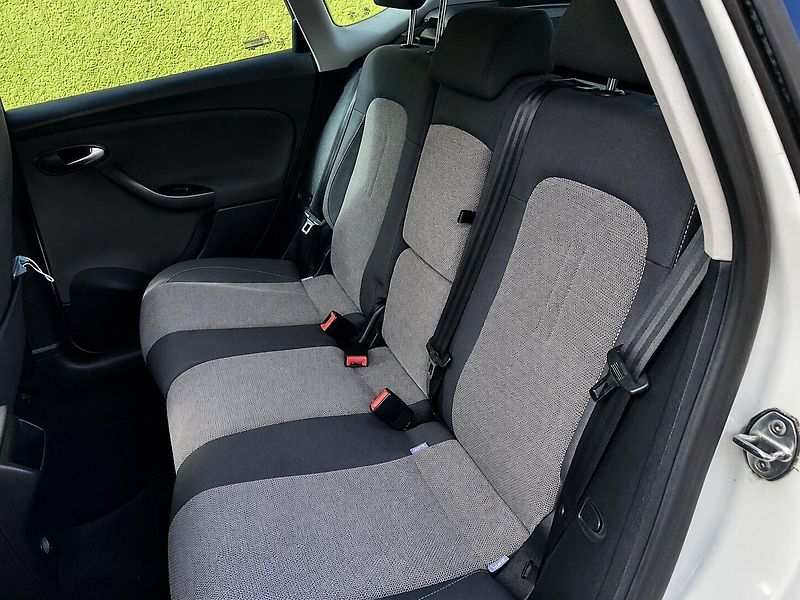 Seat Altea 1,6 TDi (77kW)*STK DO 4/2028* - fotka 11 z 12
