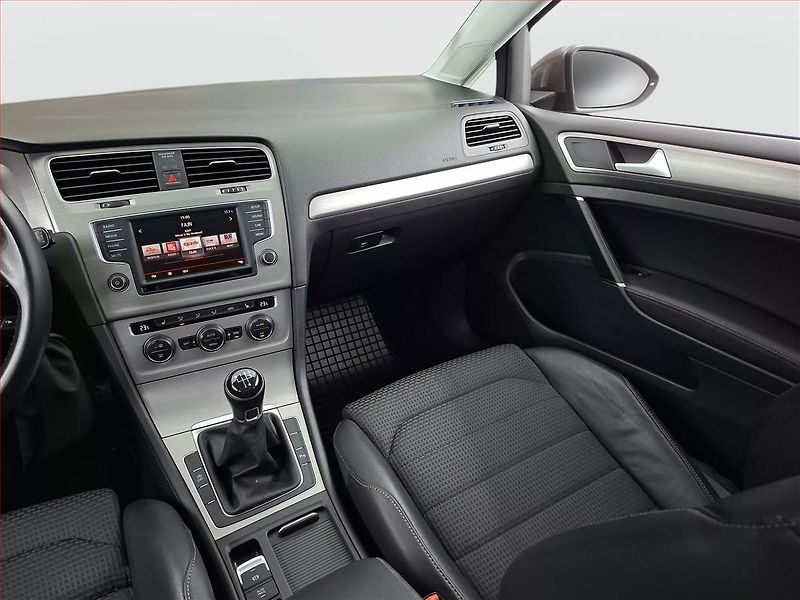 Volkswagen Golf (2015) Comfortline 1.6 TDI, ČR,1.maj - fotka 8 z 15