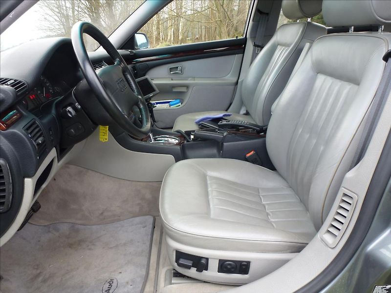 Audi A8 4,2 V8 Quattro 4x4 AUTOMAT - fotka 20 z 65