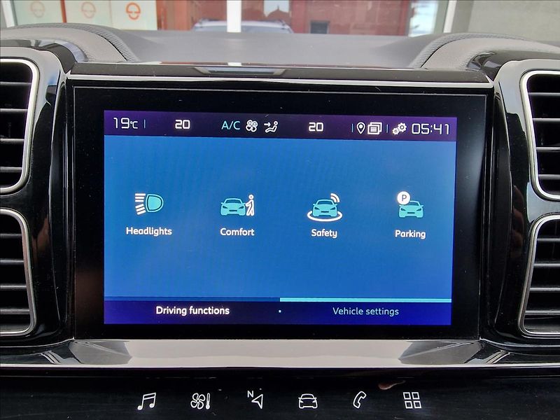 Citroën C5 Aircross 1.6 HYBRID 225 EAT8 FEEL PACK - fotka 30 z 48
