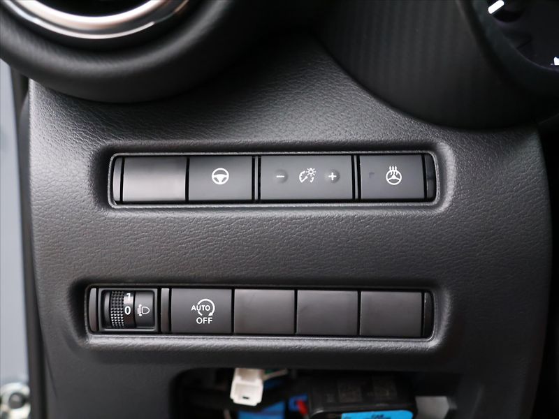 Nissan Juke 1,0 DIG-T Automat CZ Tekna DPH - fotka 16 z 37