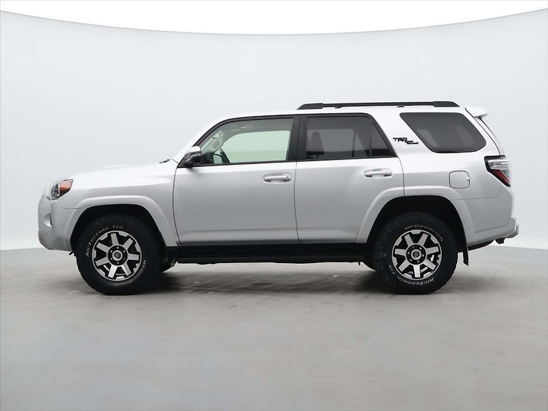 Toyota 4Runner 4,0 L V6 202kW 4WD AUT LED - fotka 4 z 28