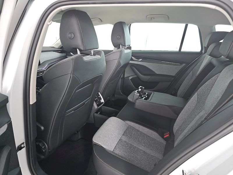 Škoda Octavia (2025) COMBI 1.5TSI DSG BUSINESS TOP - fotka 7 z 30