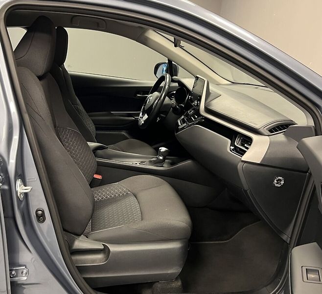 Toyota C-HR 1.8 Hybrid AT COMFORT - fotka 8 z 15