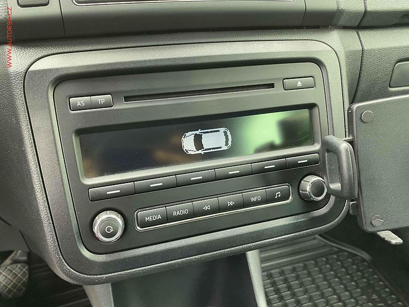 Škoda Fabia (2014) 1.2 TSi, Ambition, výhřev sed - fotka 17 z 17