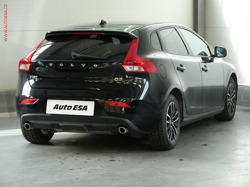 Volvo V40 (2018) 2.0D, ČR, servis.kniha, AT - fotka 4 z 20