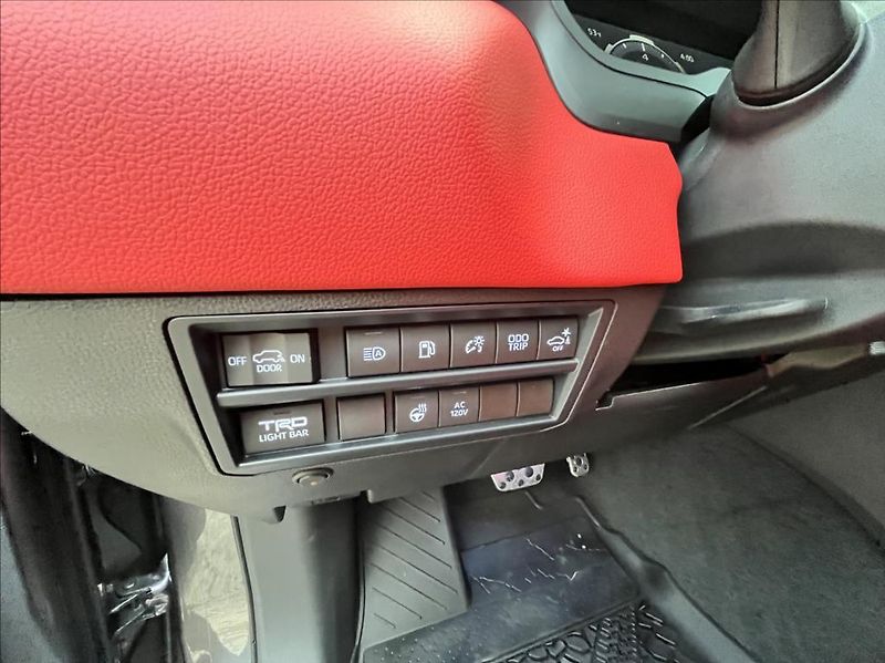 Toyota Sequoia 3,5i-Force MaxTTV6HEV TRD Pro - fotka 22 z 58
