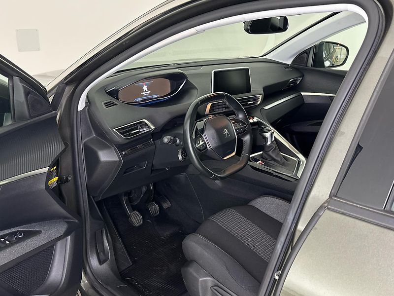 Peugeot 3008 Active - fotka 6 z 27