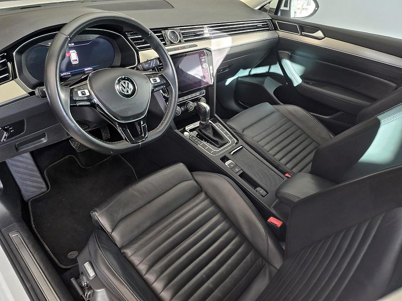 Volkswagen Passat (2019) R-Line 4M  - fotka 7 z 23