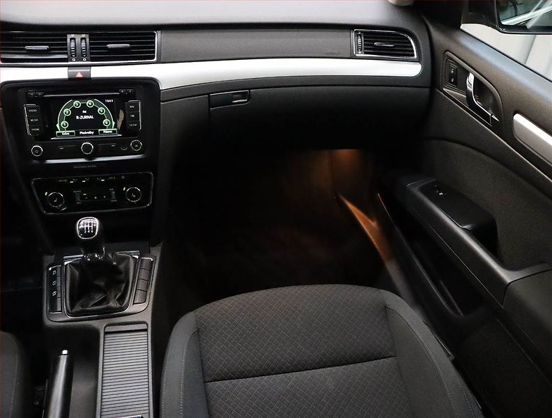 Škoda Superb (2015) Style 2.0 TDI, Navi, Xenony - fotka 8 z 22