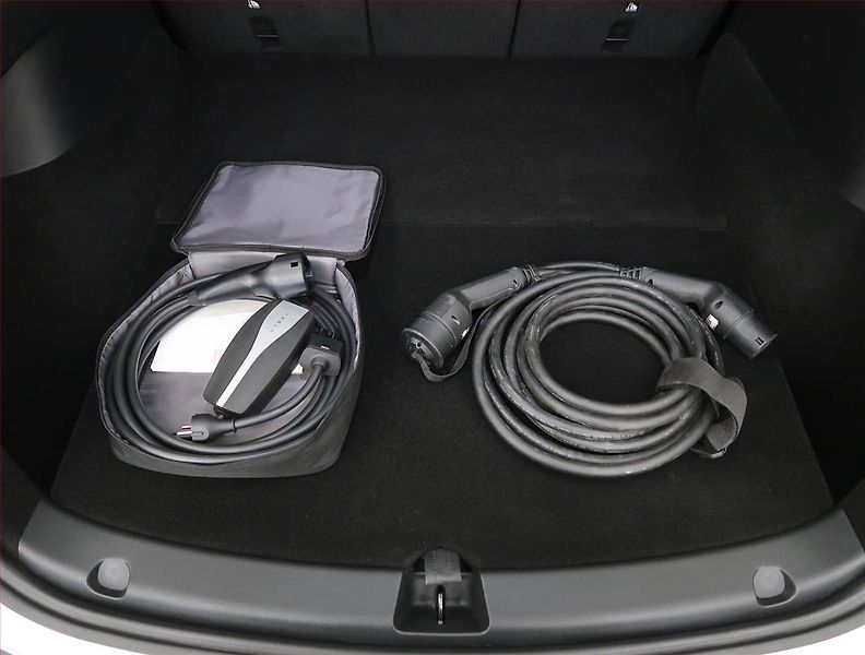 Tesla Model Y (2022) Long Range AWD 79kWh, SoH 89% - fotka 33 z 33