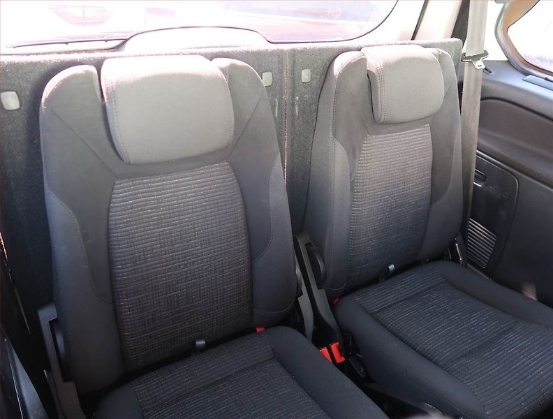 Ford Galaxy (2010) Ghia 2.0 TDCi, 7 míst - fotka 19 z 20