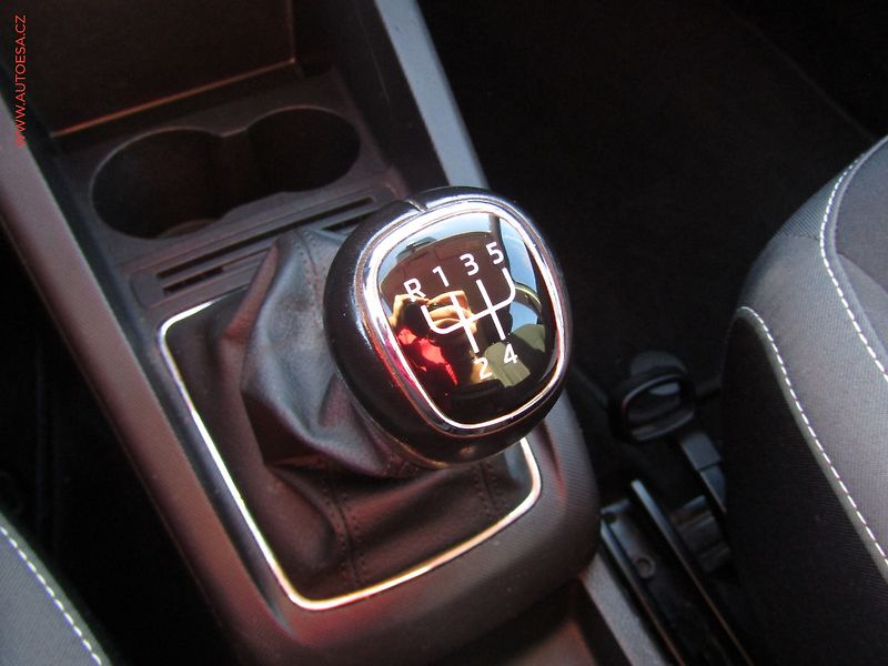 Škoda Fabia (2021) 1.0 TSi, 2.maj,ČR, Style - fotka 18 z 20