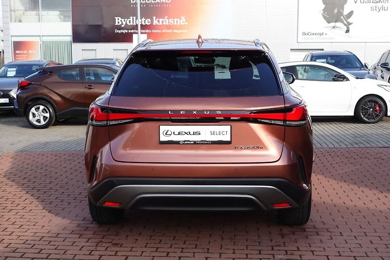 Lexus RX RX450+ PHEV Plug-in hybrid Exe - fotka 6 z 36