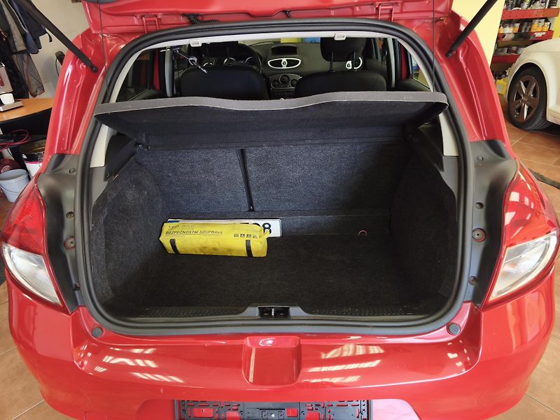 Renault Clio (2012) 1,2 16V 55kW - fotka 19 z 28