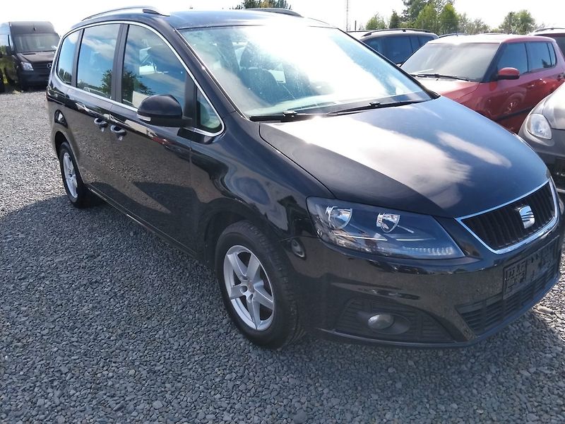 Seat Alhambra (2011) - fotka 4 z 28