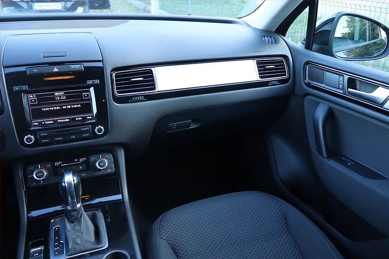 Volkswagen Touareg (2014) 3.0 TDI, 4X4, Automat - fotka 8 z 25