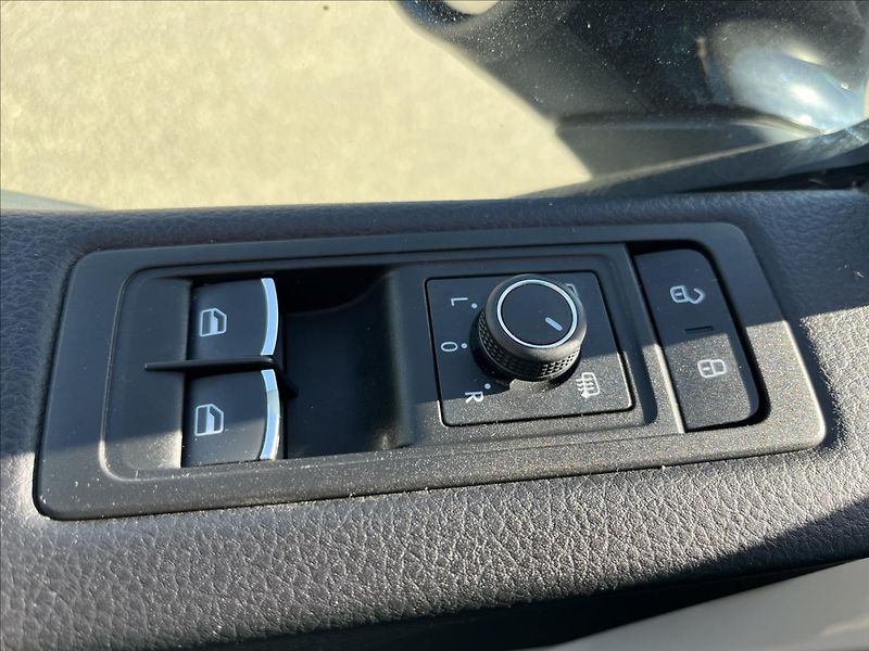 Volkswagen California 2,0 TDi DSG OCEAN 4x4 KUCHYŇ - fotka 31 z 55