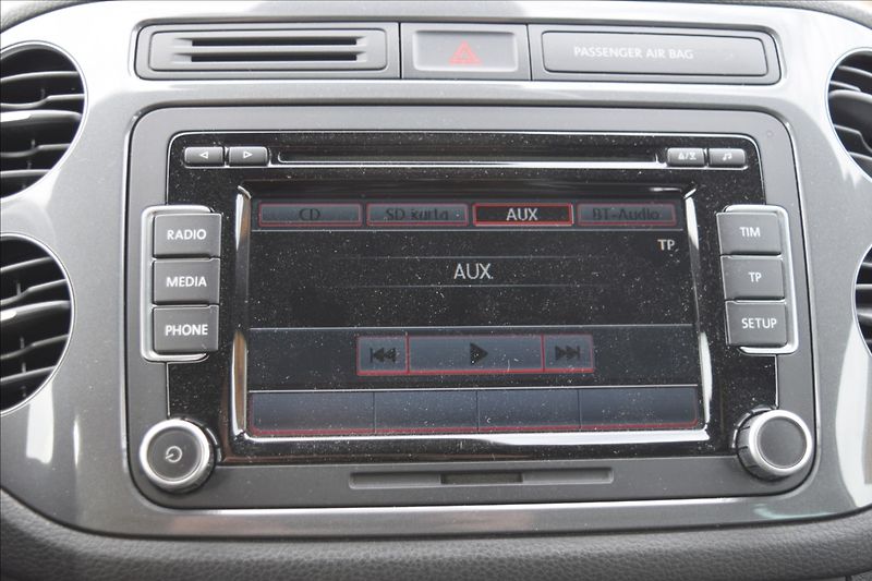 Volkswagen Tiguan 2,0 TDi 81KW R-LINE - fotka 39 z 51