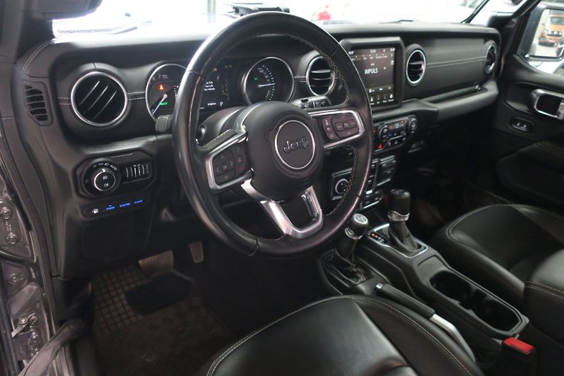 Jeep Wrangler (2022) 2.0 4xe PHEV Unlimited Sahara - fotka 14 z 50