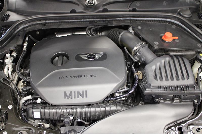Mini Cooper S 2,0 141 kW JCW 1.majitel - fotka 9 z 31