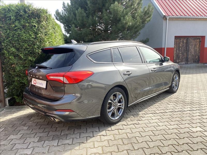 Ford Focus 1,5 TDCi  ST-line / záruka - fotka 5 z 42
