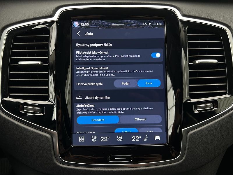 Volvo XC90 2.0  B5 4x4 Plus - fotka 21 z 29