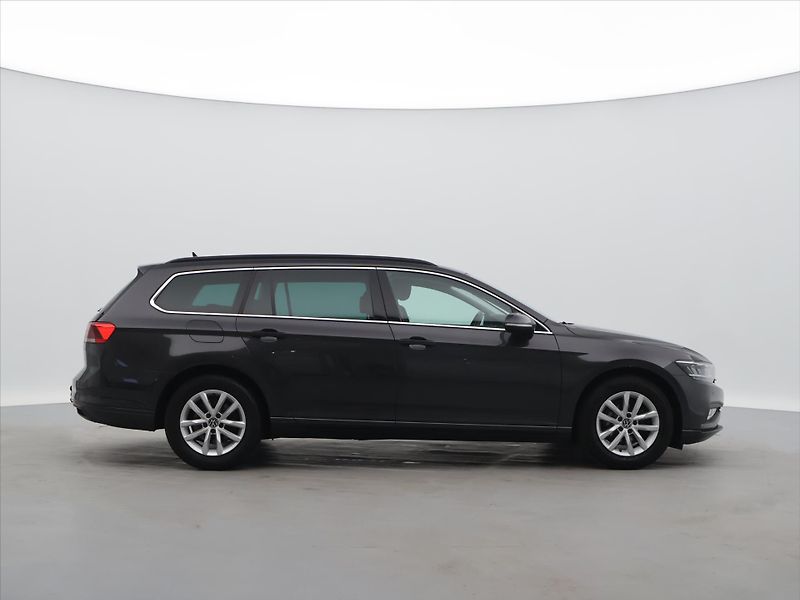 Volkswagen Passat 2,0 TDI 110kW DSG Business DPH - fotka 8 z 25