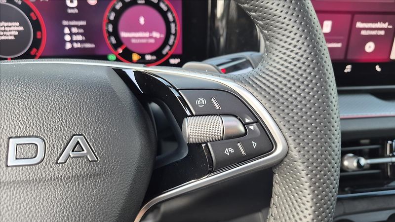 Škoda Kodiaq 2,0 TDI Sportline 4x4 DSG ČR - fotka 12 z 30