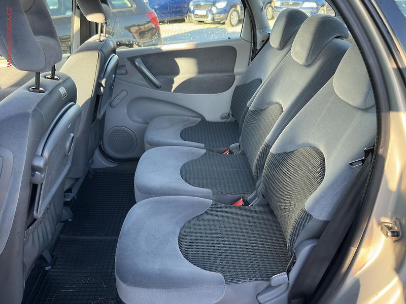 Citroën Xsara Picasso (2006) 1.6i, autoAC, temp - fotka 10 z 18